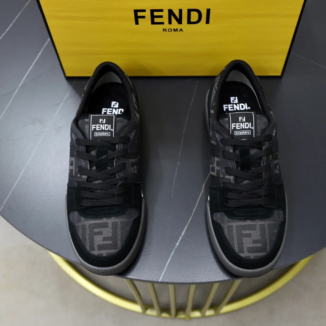 Ex-factory price: 580🔥Couple model (top original order) Brand: FENDI Size: 35-44 (customized for men 38 and 45) Grade: original order quality high version Material: imported original cowhide stitching➕ high-quality and comfortable lining original TPU lightweight non-slip outsole Style category: travel fashion casual shoes versatile trend